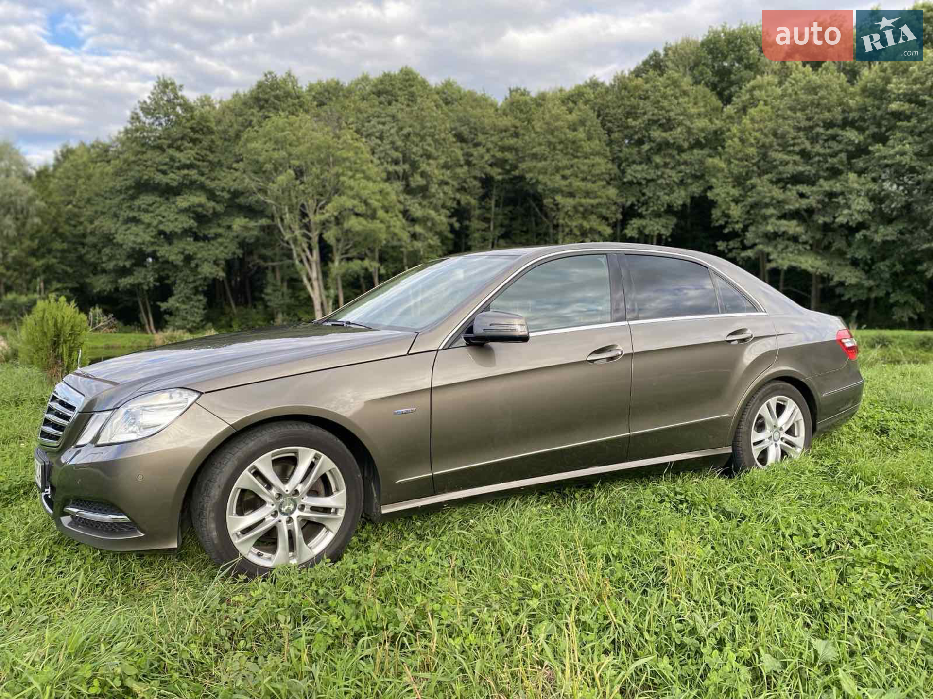 2011 Mercedes-Benz E-klasse - фото 1