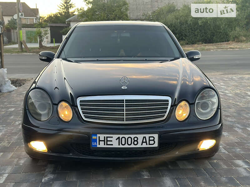 Седан Mercedes-Benz E-Class 2004 в Миколаєві