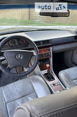 Седан Mercedes-Benz E-Class 1995 в Сарнах