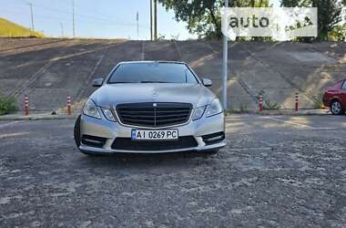 Седан Mercedes-Benz E-Class 2011 в Киеве