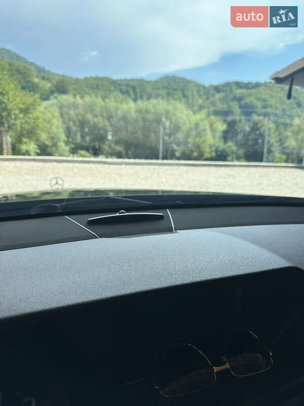Седан Mercedes-Benz E-Class 2011 в Тячеві