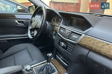 Седан Mercedes-Benz E-Class 2012 в Львові