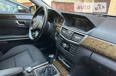 Седан Mercedes-Benz E-Class 2012 в Львові