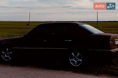 Седан Mercedes-Benz E-Class 1992 в 