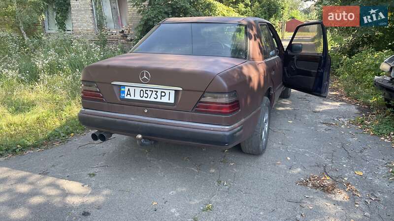 Седан Mercedes-Benz E-Class 1992 в Броварах