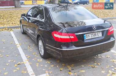 Седан Mercedes-Benz E-Class 2010 в Хмельницком