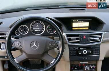 Седан Mercedes-Benz E-Class 2010 в Хмельницком