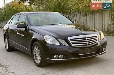 Седан Mercedes-Benz E-Class 2010 в Хмельницком