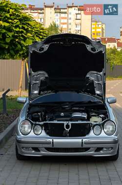Седан Mercedes-Benz E-Class 2000 в 