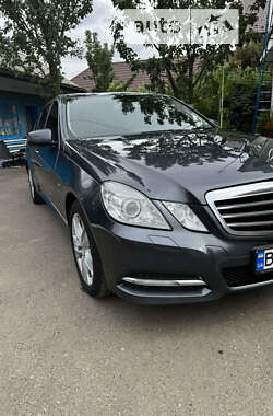 Седан Mercedes-Benz E-Class 2012 в Києві