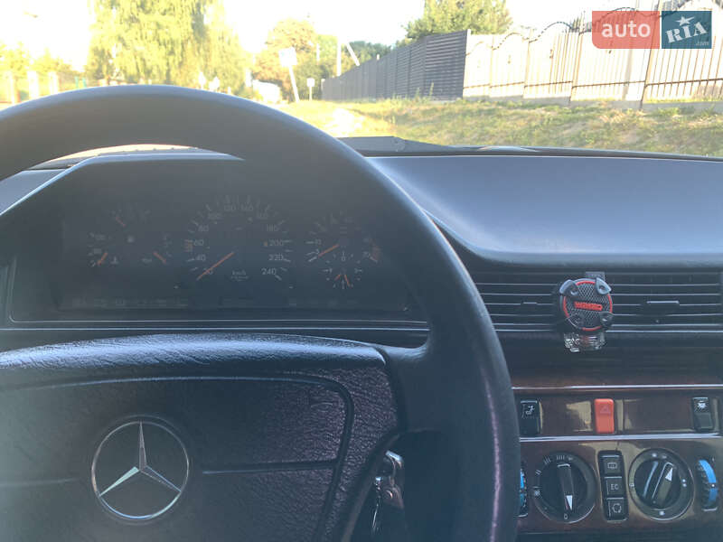 Седан Mercedes-Benz E-Class 1994 в Рожище