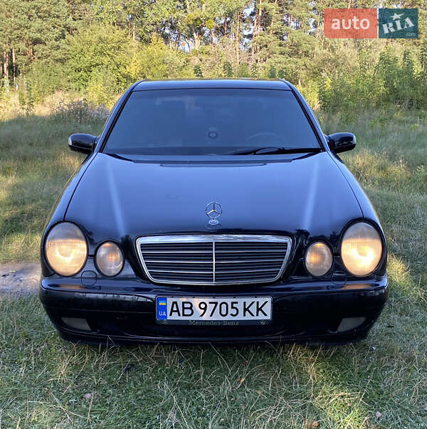 Седан Mercedes-Benz E-Class 2001 в 