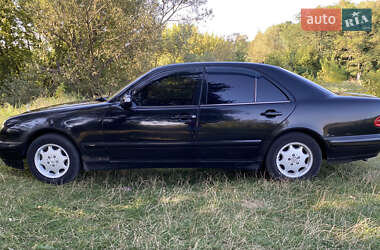Седан Mercedes-Benz E-Class 2001 в 