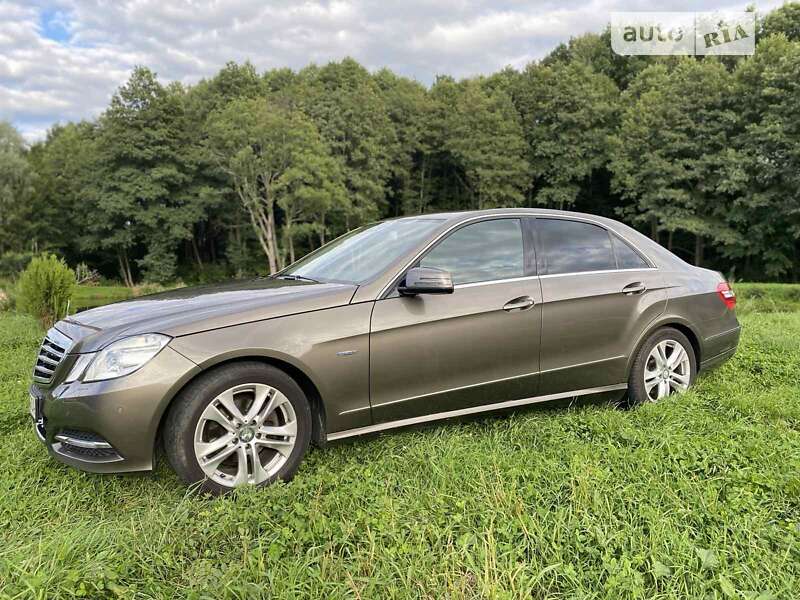 Седан Mercedes-Benz E-Class 2011 в Білій Церкві