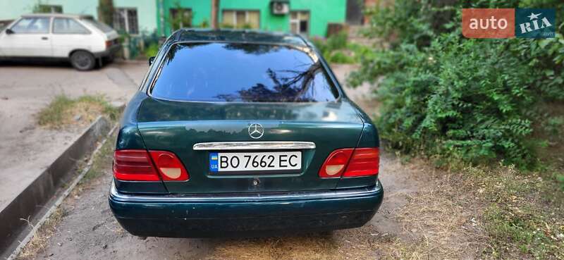 Седан Mercedes-Benz E-Class 1996 в Запоріжжі
