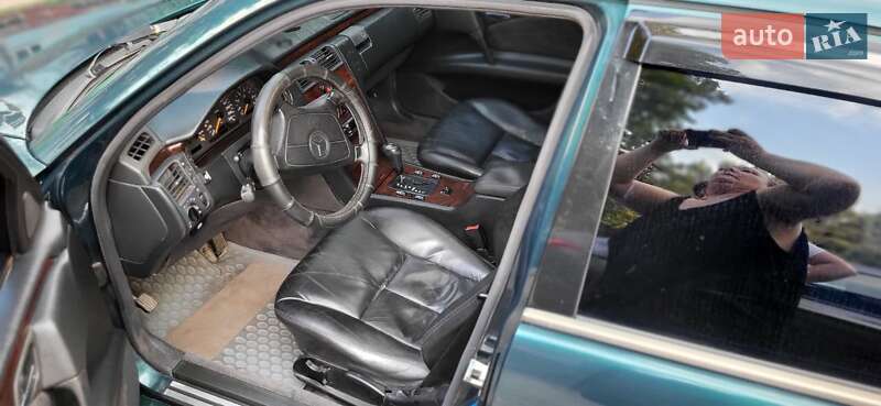 Седан Mercedes-Benz E-Class 1996 в Запоріжжі
