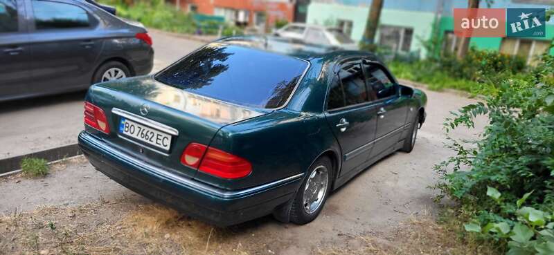 Седан Mercedes-Benz E-Class 1996 в Запоріжжі