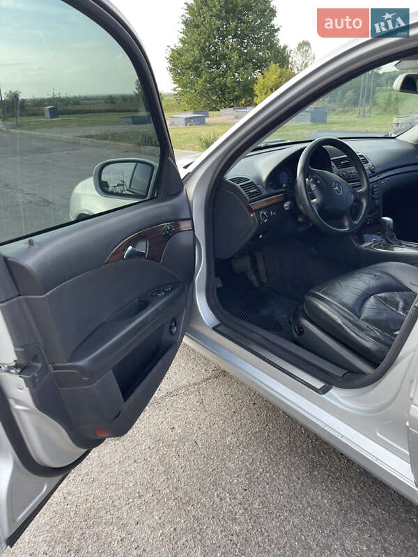 Седан Mercedes-Benz E-Class 2002 в Коломые