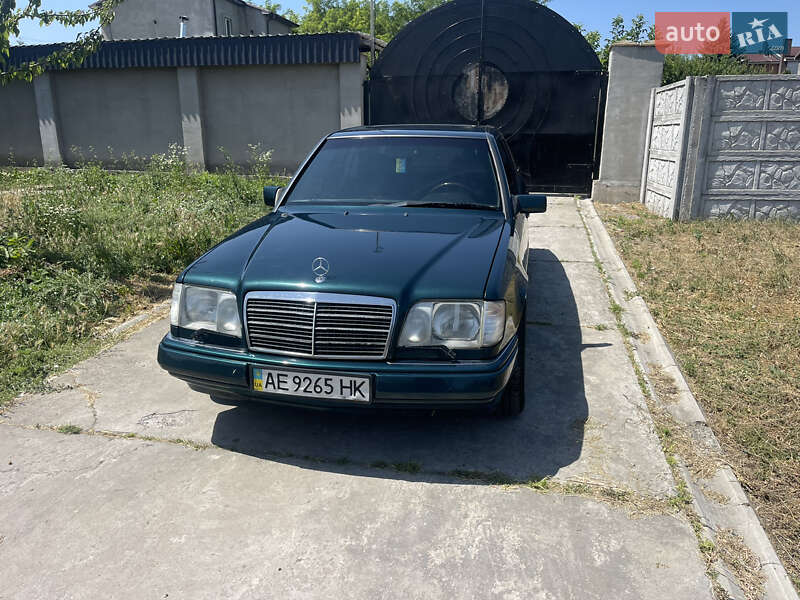 Седан Mercedes-Benz E-Class 1994 в 