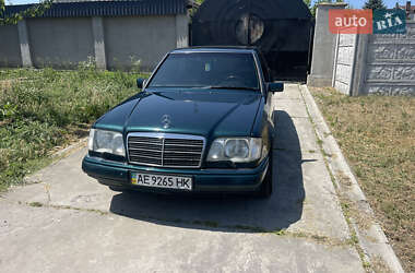 Седан Mercedes-Benz E-Class 1994 в 