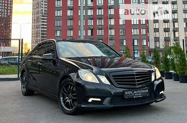 Седан Mercedes-Benz E-Class 2009 в Киеве