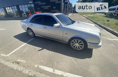 Седан Mercedes-Benz E-Class 1997 в Черкассах