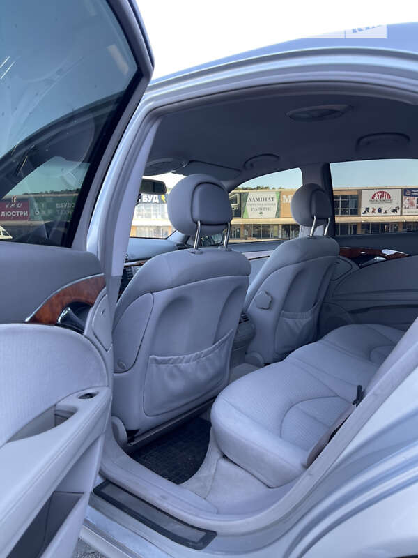 Седан Mercedes-Benz E-Class 2002 в Черновцах