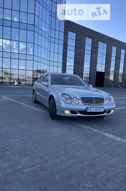 Седан Mercedes-Benz E-Class 2002 в Черновцах