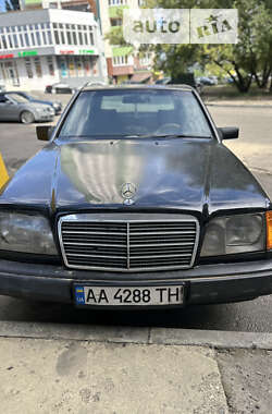 Седан Mercedes-Benz E-Class 1991 в Киеве