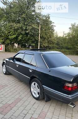 Седан Mercedes-Benz E-Class 1995 в Івано-Франківську