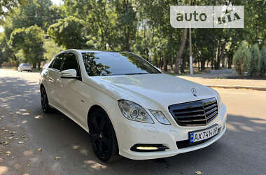 Седан Mercedes-Benz E-Class 2011 в Лозовій