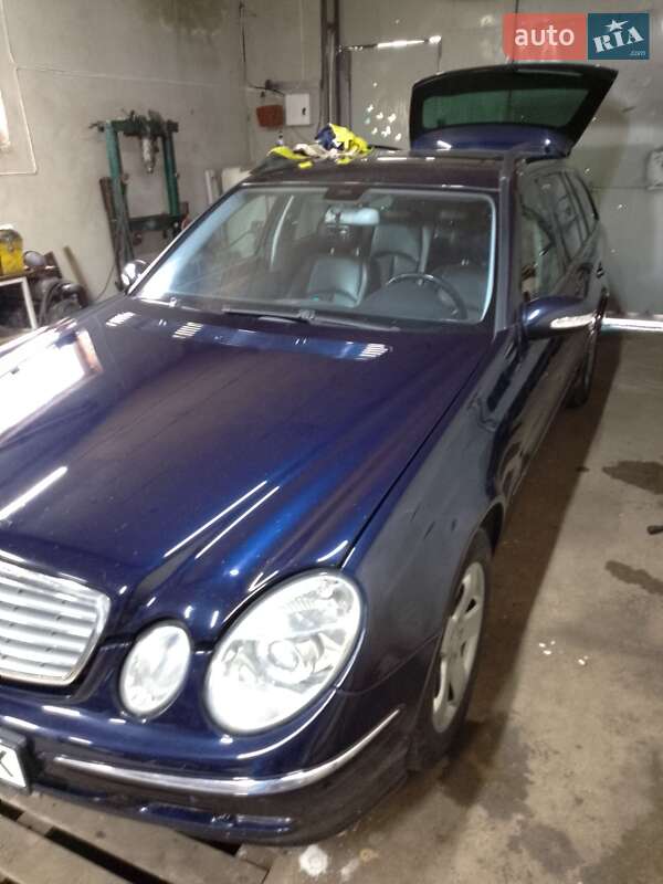 Універсал Mercedes-Benz E-Class 2004 в Чернівцях