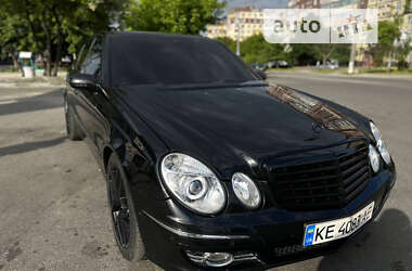 Седан Mercedes-Benz E-Class 2005 в Дніпрі