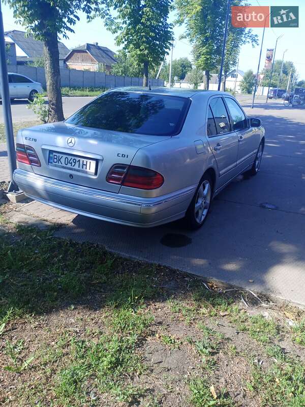 Седан Mercedes-Benz E-Class 2001 в Харькове