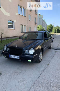 Седан Mercedes-Benz E-Class 1996 в Києві