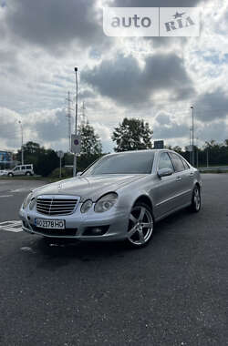 Седан Mercedes-Benz E-Class 2002 в Тячеві