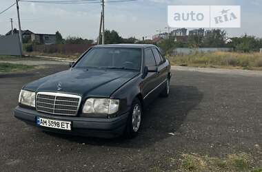 Седан Mercedes-Benz E-Class 1992 в Бучі