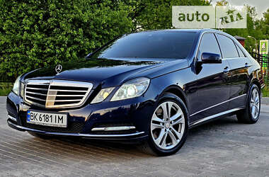 Седан Mercedes-Benz E-Class 2012 в Рівному