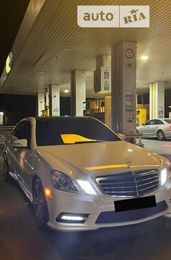 Седан Mercedes-Benz E-Class 2012 в Киеве