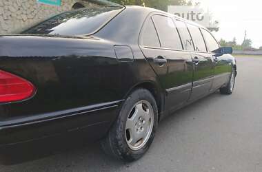 Седан Mercedes-Benz E-Class 1997 в Стрию