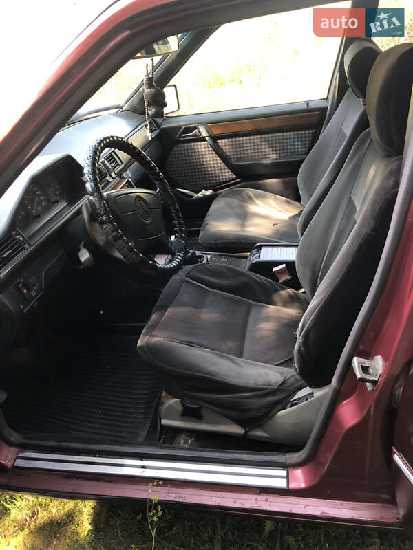 Седан Mercedes-Benz E-Class 1995 в Старом Самборе