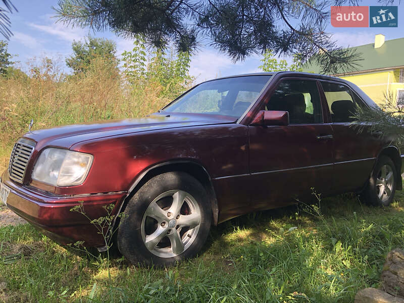 Седан Mercedes-Benz E-Class 1995 в Старом Самборе