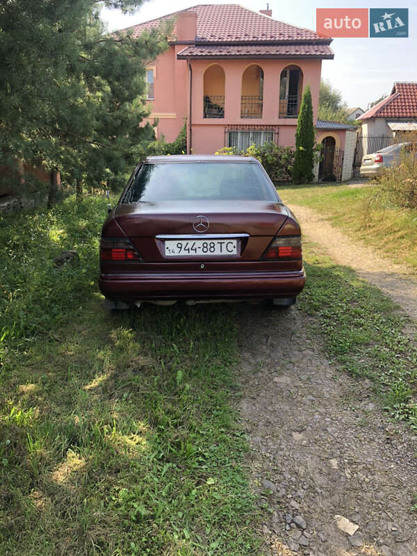 Седан Mercedes-Benz E-Class 1995 в Старом Самборе