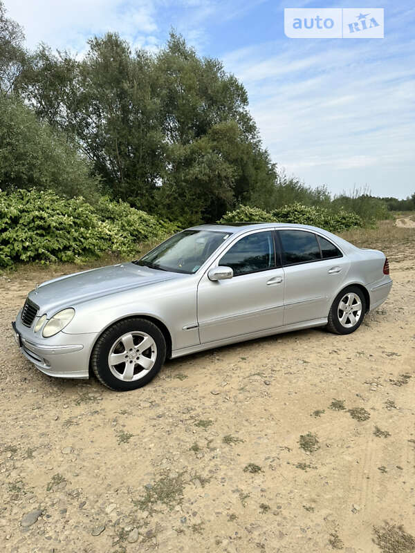 Седан Mercedes-Benz E-Class 2006 в Калуші