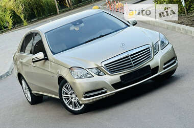 Седан Mercedes-Benz E-Class 2011 в Одессе