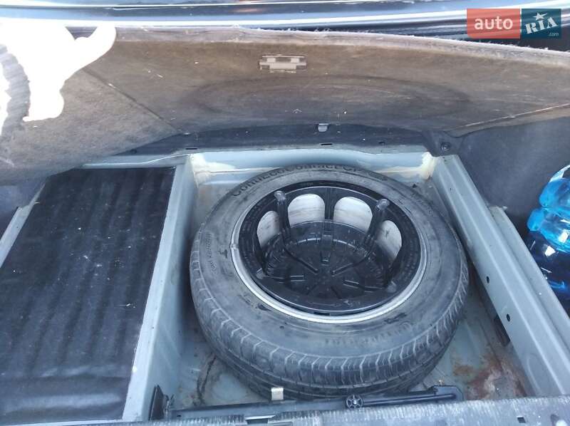 Седан Mercedes-Benz E-Class 2000 в Сарнах