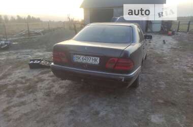 Седан Mercedes-Benz E-Class 1998 в Камне-Каширском