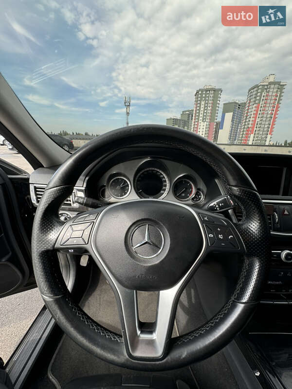 Седан Mercedes-Benz E-Class 2012 в Києві