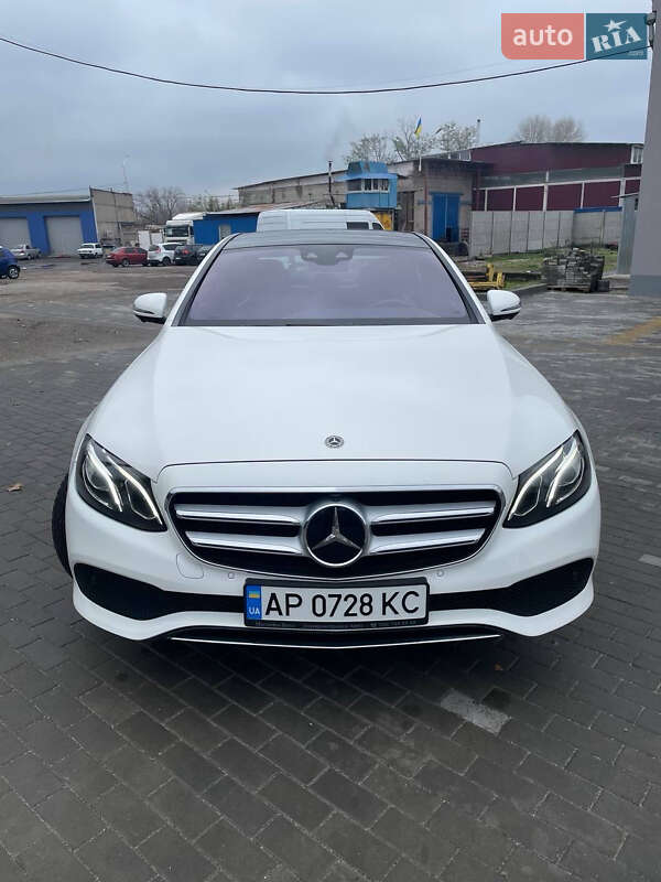 Седан Mercedes-Benz E-Class 2017 в Киеве