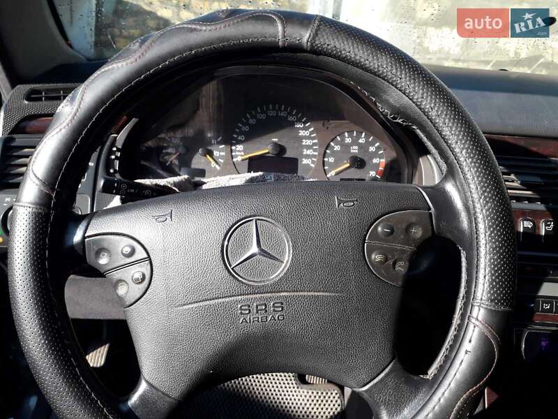 Седан Mercedes-Benz E-Class 2001 в Сарате